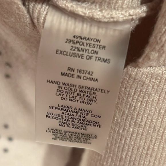 🔥LIV Milano Beige Sweater with Patterned Design🔥 - Picture 4 of 7